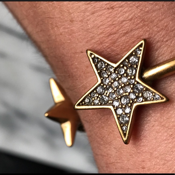 Rhinestone star cuff bracelet - Picture 6 of 6
